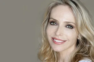 Tonya Kinsinger "Le...