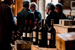 Vins aux enchères :...